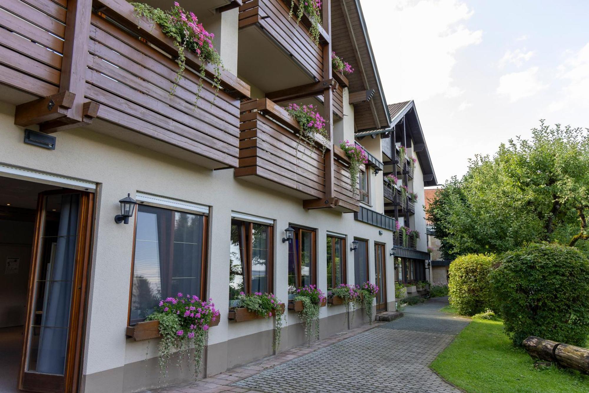 Hotel Lindenhof Hubmersberg Pommelsbrunn エクステリア 写真